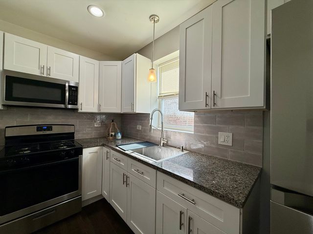 2118 S 59th Avenue 2, Cicero, IL 60804
