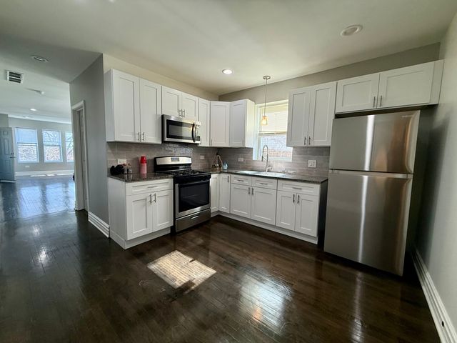 2118 S 59th Avenue 2, Cicero, IL 60804