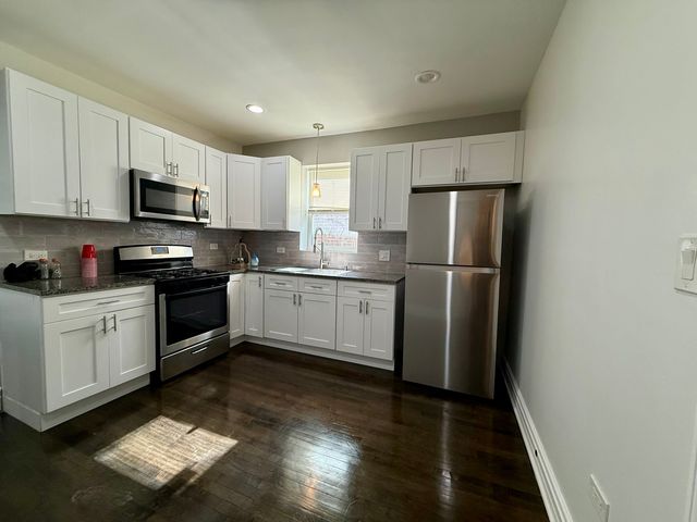 2118 S 59th Avenue 2, Cicero, IL 60804