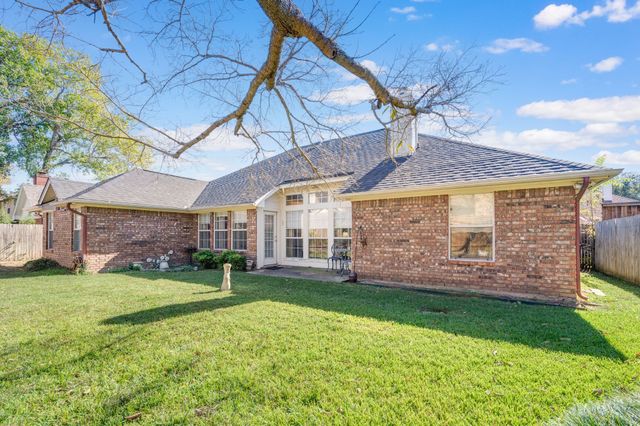 1401 Danielle Drive, Bedford, TX 76021