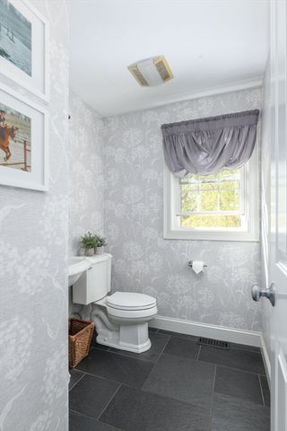 27 Vista Circle, Rutland, MA 01543