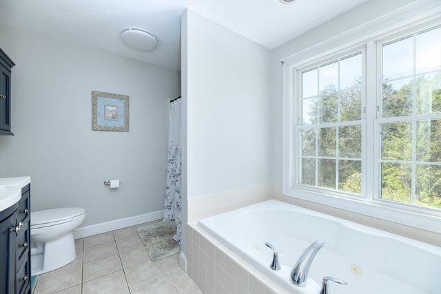 27 Vista Circle, Rutland, MA 01543
