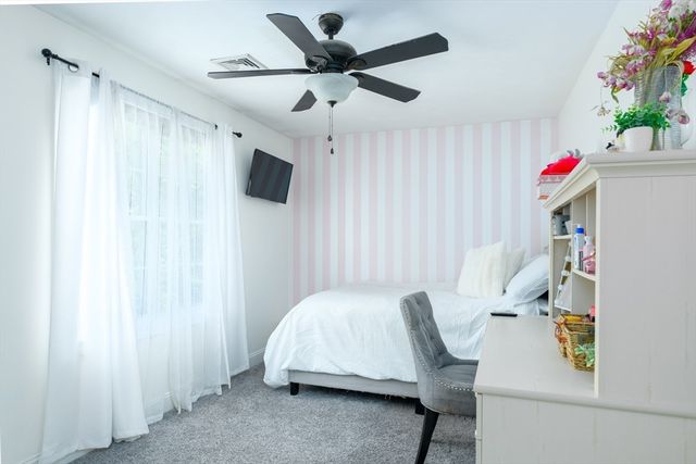 27 Vista Circle, Rutland, MA 01543