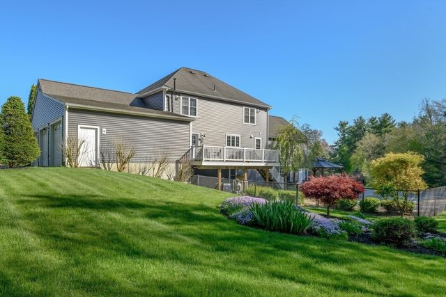 27 Vista Circle, Rutland, MA 01543