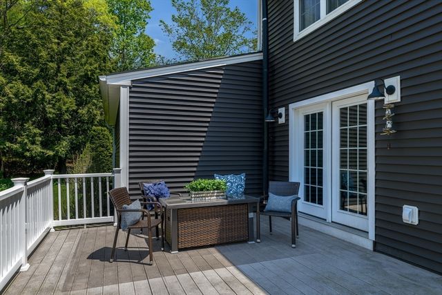 27 Vista Circle, Rutland, MA 01543
