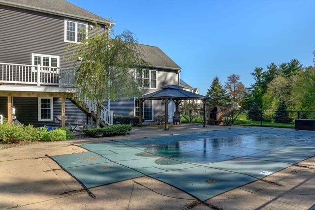 27 Vista Circle, Rutland, MA 01543