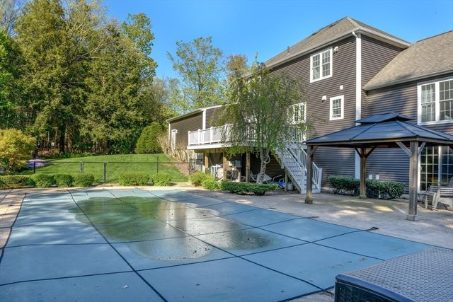 27 Vista Circle, Rutland, MA 01543