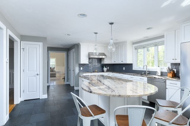 27 Vista Circle, Rutland, MA 01543