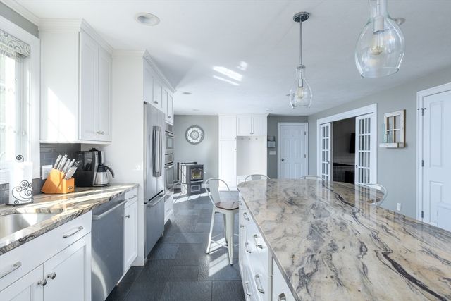 27 Vista Circle, Rutland, MA 01543