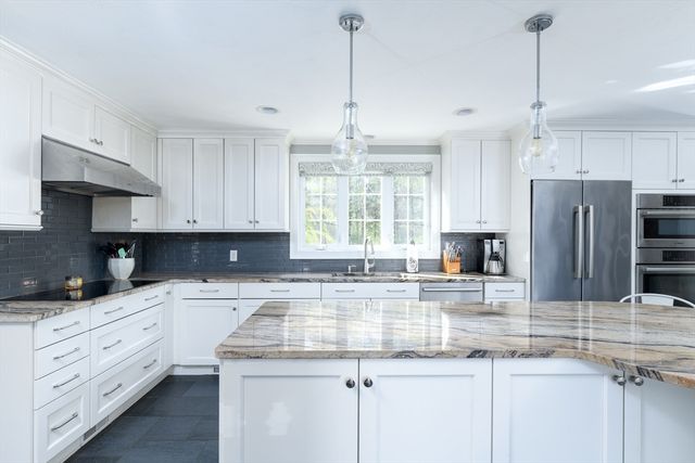 27 Vista Circle, Rutland, MA 01543