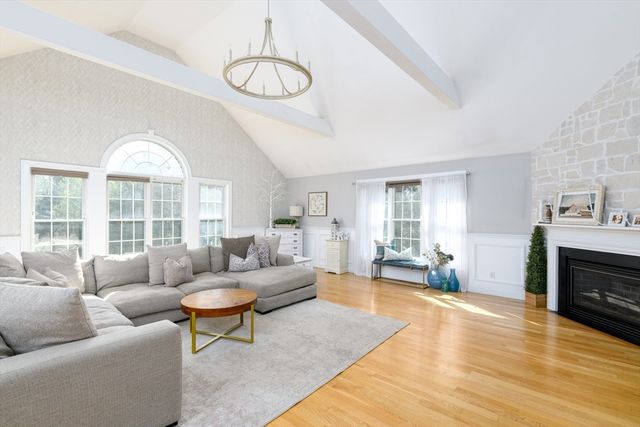 27 Vista Circle, Rutland, MA 01543