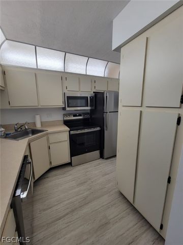 9610 Green Cypress LN 15, Fort Myers, FL 33905