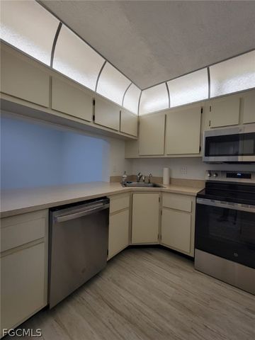 9610 Green Cypress LN 15, Fort Myers, FL 33905