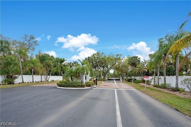 9610 Green Cypress LN 15, Fort Myers, FL 33905