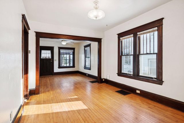 4242 33rd Avenue S, Minneapolis, MN 55406