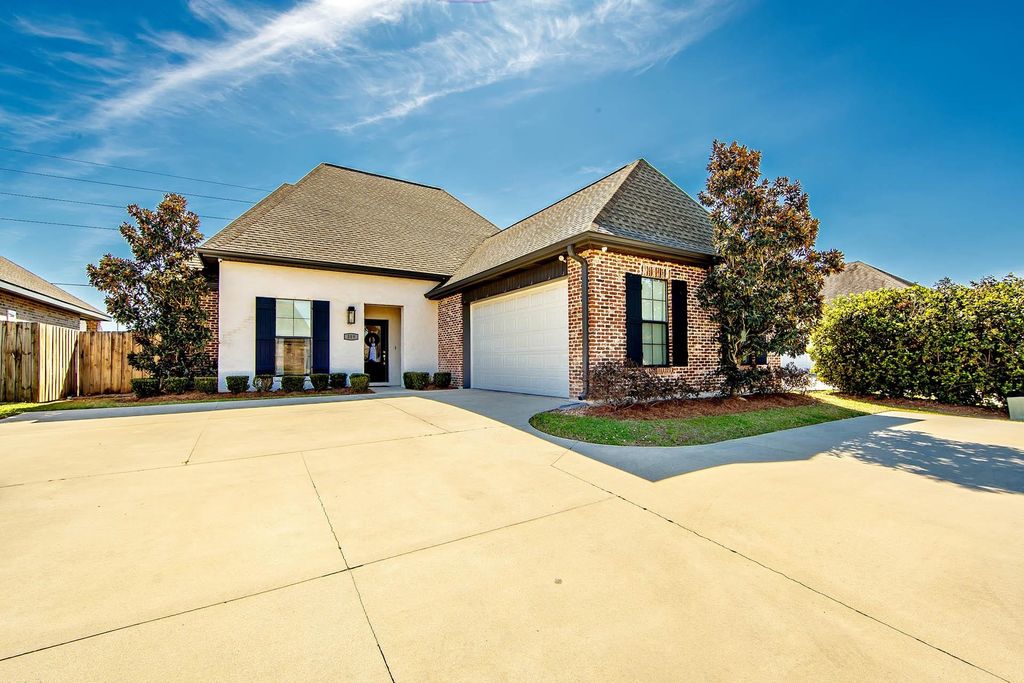 389 Shoal Drive, Houma, LA 70360