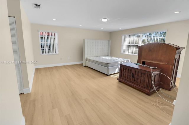 652 NW 133rd Dr, Plantation, FL 33325