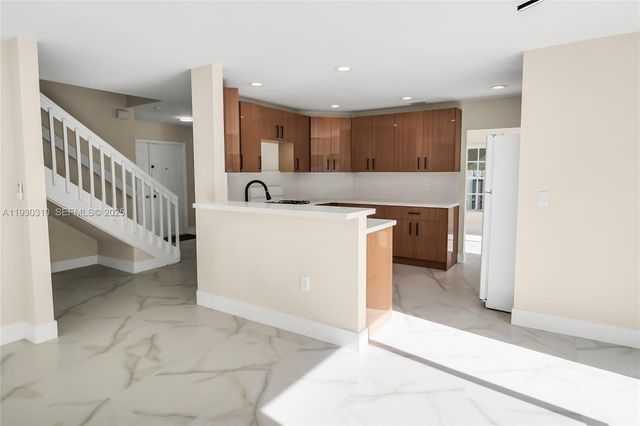 652 NW 133rd Dr, Plantation, FL 33325