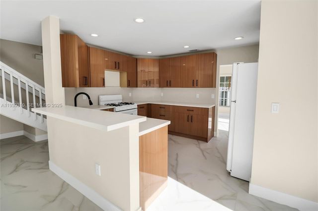 652 NW 133rd Dr, Plantation, FL 33325