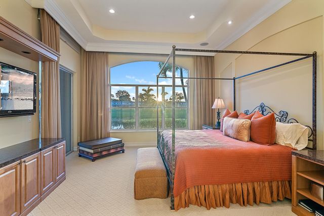 1119 Grand Cay Drive, Palm Beach Gardens, FL 33418