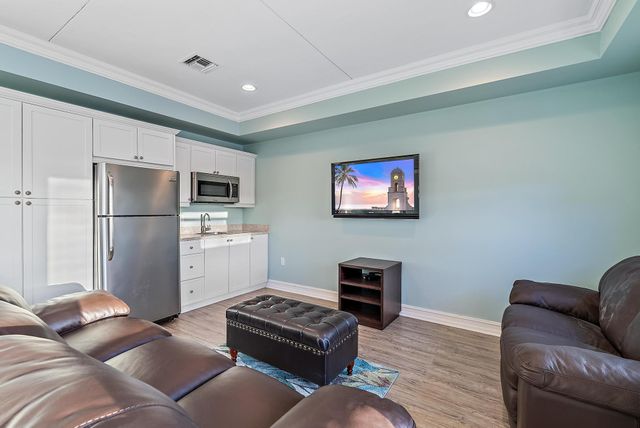 1119 Grand Cay Drive, Palm Beach Gardens, FL 33418