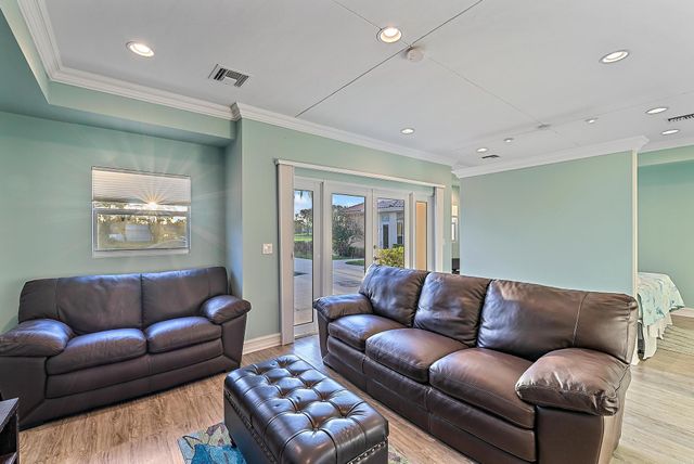 1119 Grand Cay Drive, Palm Beach Gardens, FL 33418