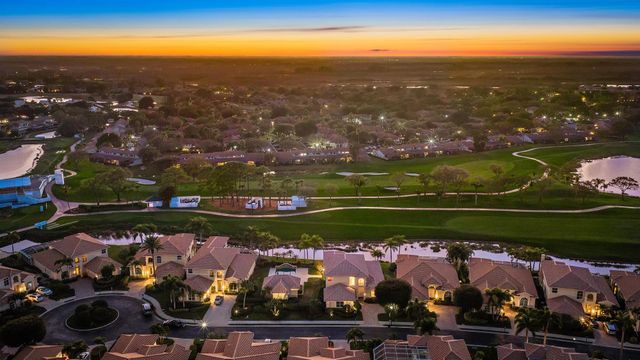 1119 Grand Cay Drive, Palm Beach Gardens, FL 33418