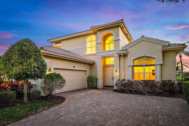 1119 Grand Cay Drive, Palm Beach Gardens, FL 33418