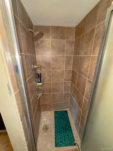 16525 Ego Avenue, Eastpointe, MI 48021