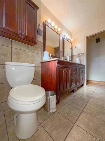 16525 Ego Avenue, Eastpointe, MI 48021