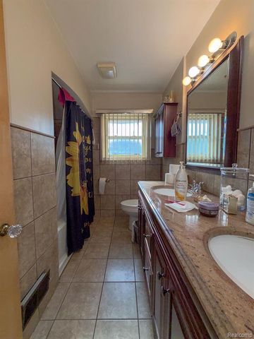16525 Ego Avenue, Eastpointe, MI 48021