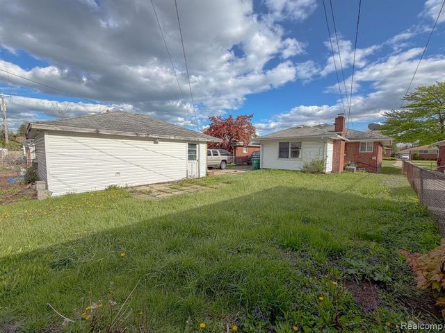 16525 Ego Avenue, Eastpointe, MI 48021
