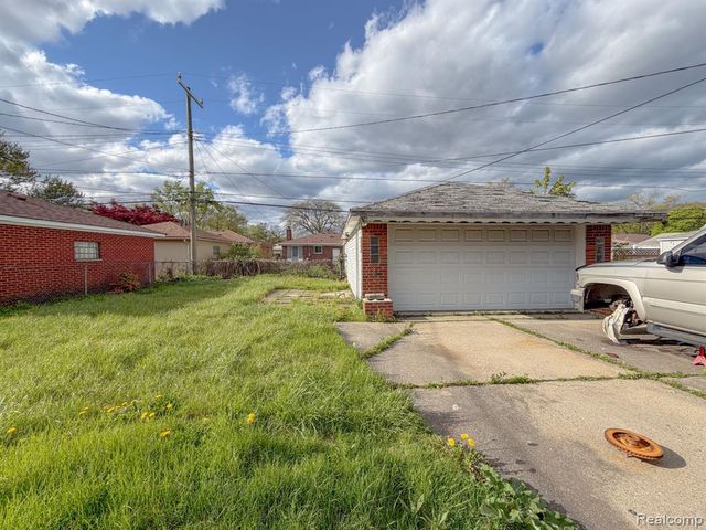 16525 Ego Avenue, Eastpointe, MI 48021