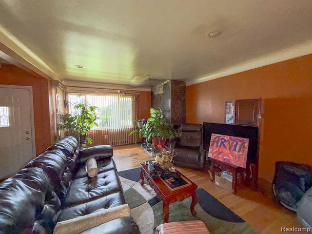 16525 Ego Avenue, Eastpointe, MI 48021