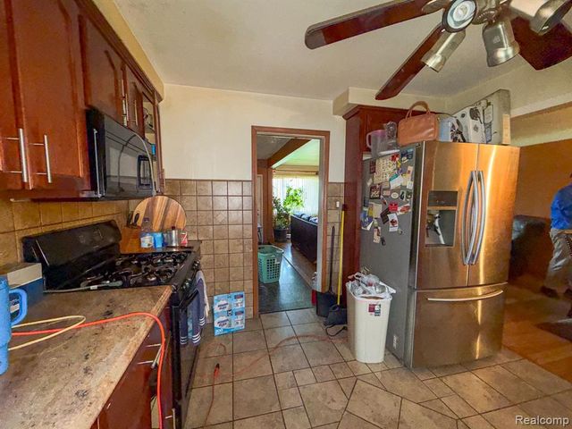 16525 Ego Avenue, Eastpointe, MI 48021