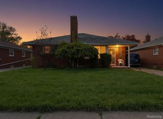 16525 Ego Avenue, Eastpointe, MI 48021