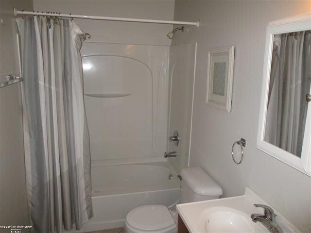 109 South Avenue, Mt Clemens, MI 48043