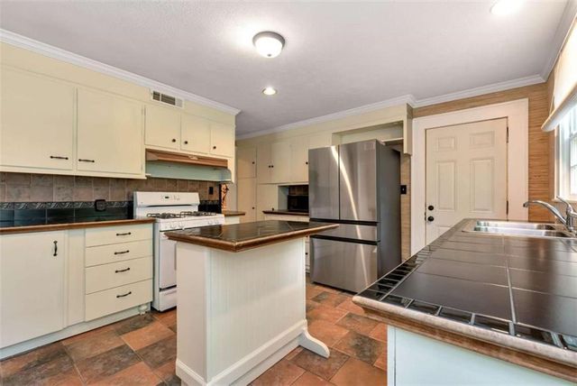 952 Wayside Street, Cornelia, GA 30531
