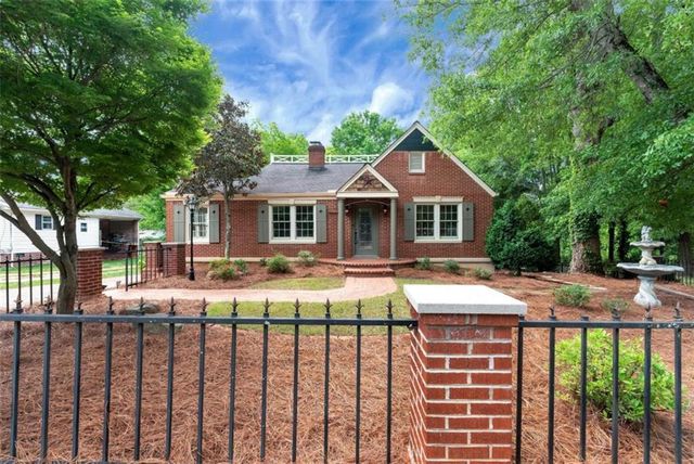 952 Wayside Street, Cornelia, GA 30531