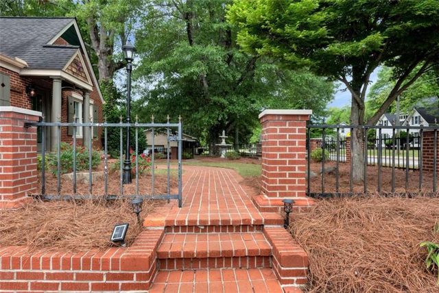 952 Wayside Street, Cornelia, GA 30531