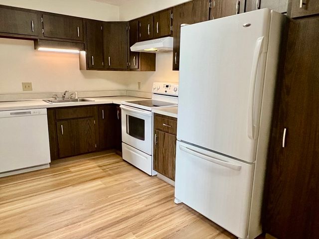 1008 Paradise Road 3N, Swampscott, MA 01907