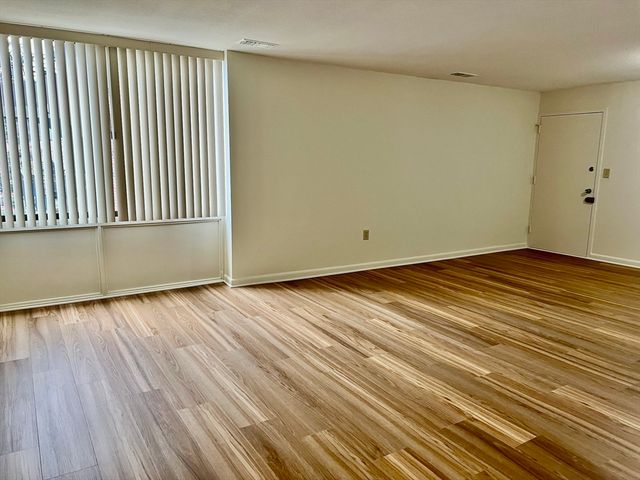 1008 Paradise Road 3N, Swampscott, MA 01907