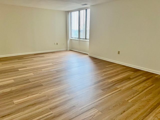 1008 Paradise Road 3N, Swampscott, MA 01907