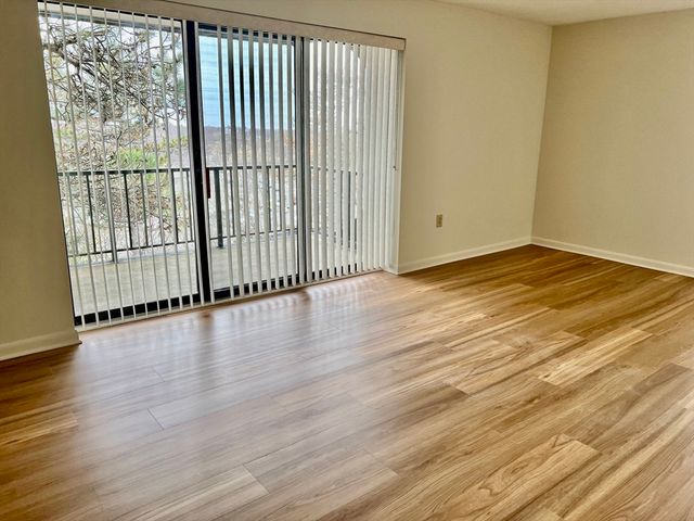 1008 Paradise Road 3N, Swampscott, MA 01907