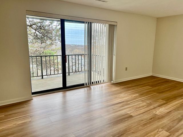 1008 Paradise Road 3N, Swampscott, MA 01907