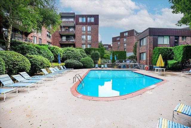 1008 Paradise Road 3N, Swampscott, MA 01907