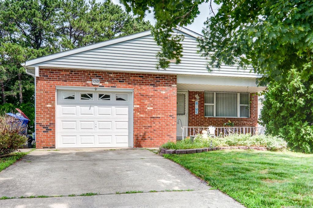 9 MADRAS CT, Toms River, NJ 08757