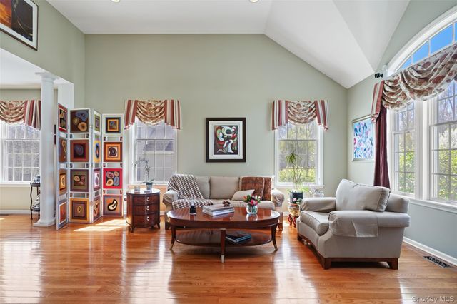 70 Travis Road, Baldwin Place, NY 10505