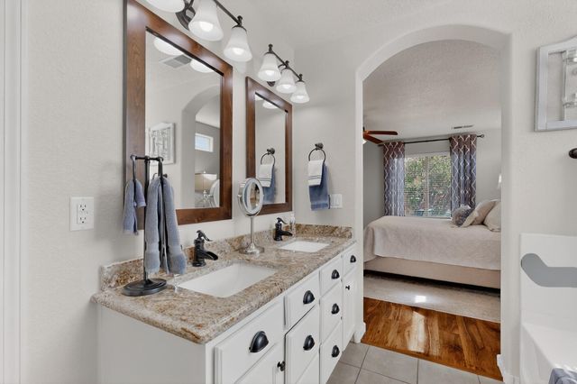 8136 Pony Hills Place NW, Albuquerque, NM 87114