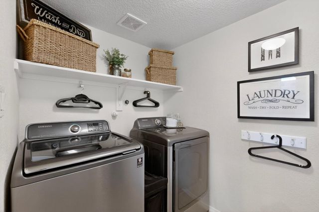 8136 Pony Hills Place NW, Albuquerque, NM 87114